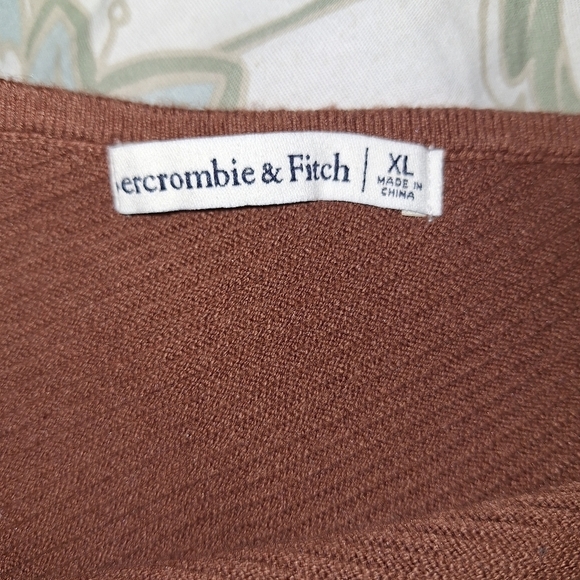 An Abercrombie and Fitch body suit in a size an XL. EUC. - Picture 2 of 6